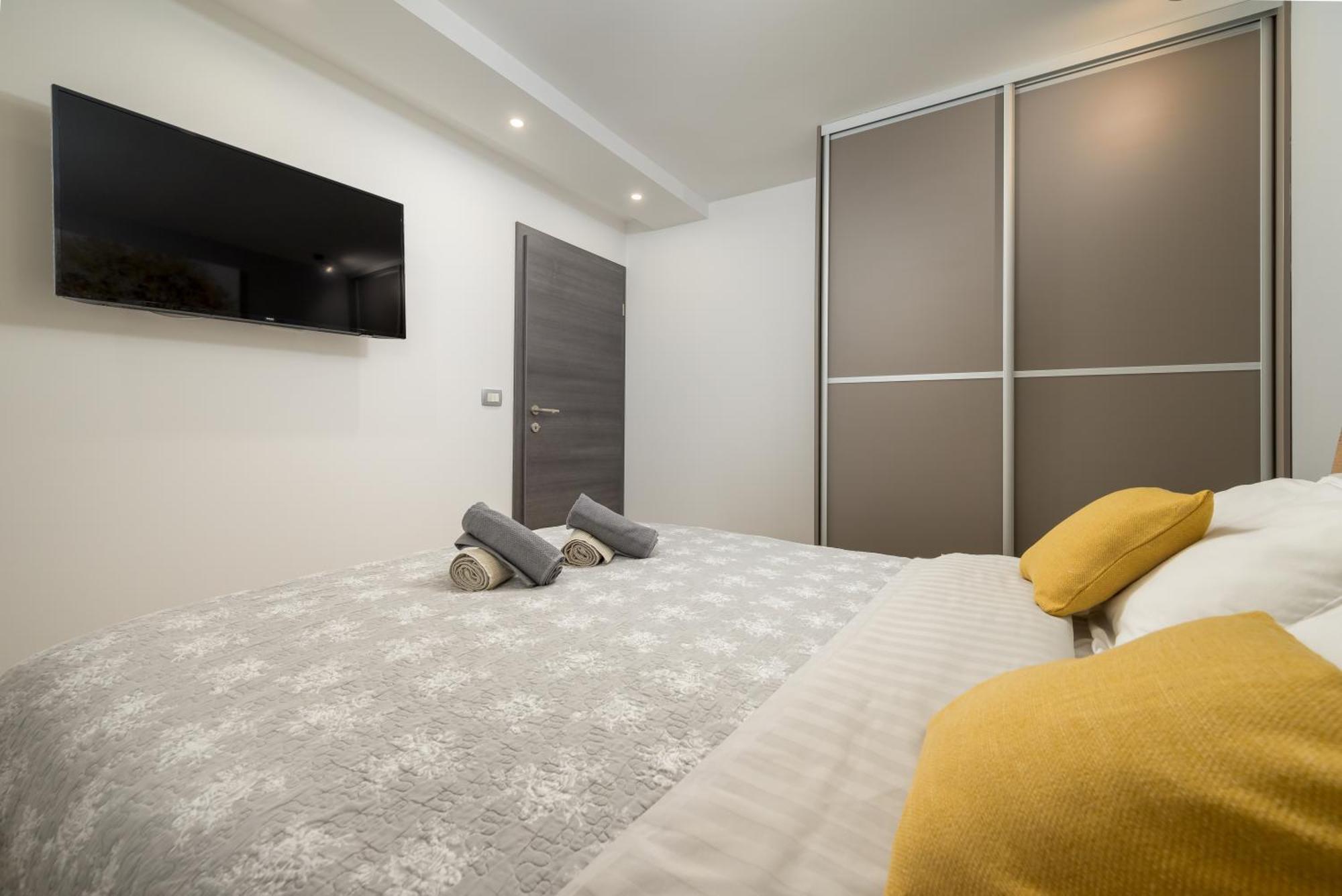 Lavanda Maslina - New Luxury Apartments プーラ エクステリア 写真