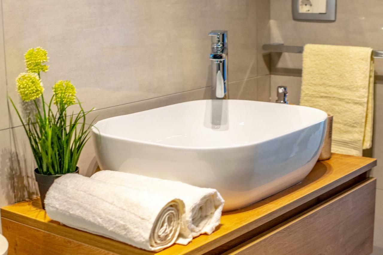 Lavanda Maslina - New Luxury Apartments プーラ エクステリア 写真